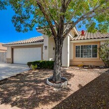Building Photo - 5022 Vista Loma Way