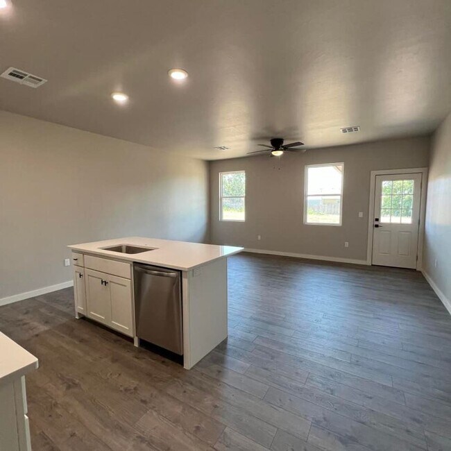 Foto del edificio - Spring Ridge Duplex 1