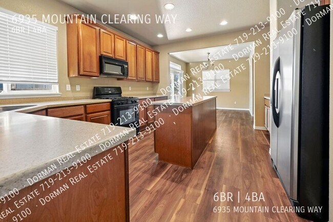 Foto del edificio - 6935 Mountain Clearing Way