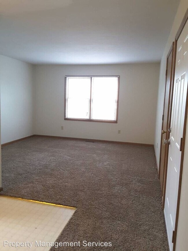 Building Photo - 203 Stonewall Ct