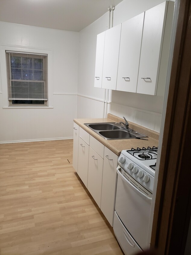 Primary Photo - 2216 Garfield Ave