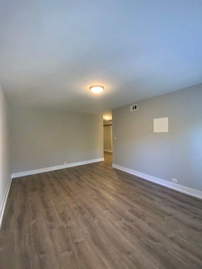 Building Photo - 1128 Maple Ave
