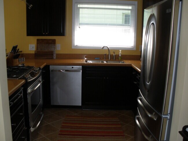 Foto del edificio - 1334 E 1st St