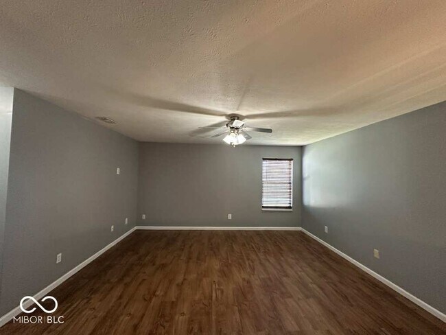 Foto del edificio - 6903 Governors Pointe Blvd