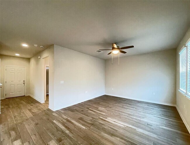 Foto del edificio - 1602 Jacey Way