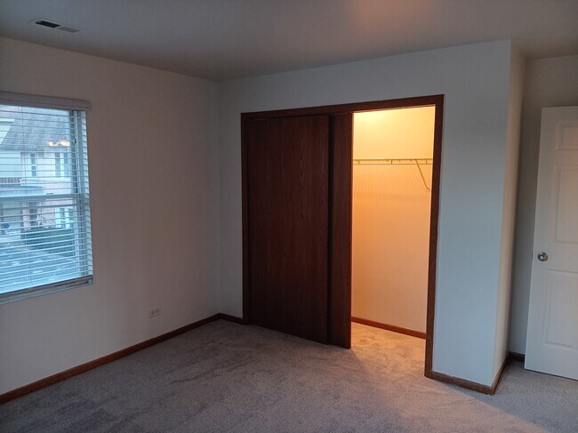 Dormitorio 1 - 603 Lincoln Ave