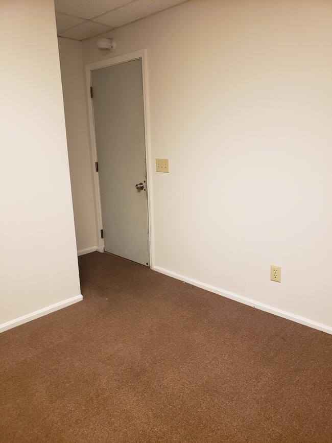 Building Photo - 2nd Street Duplex