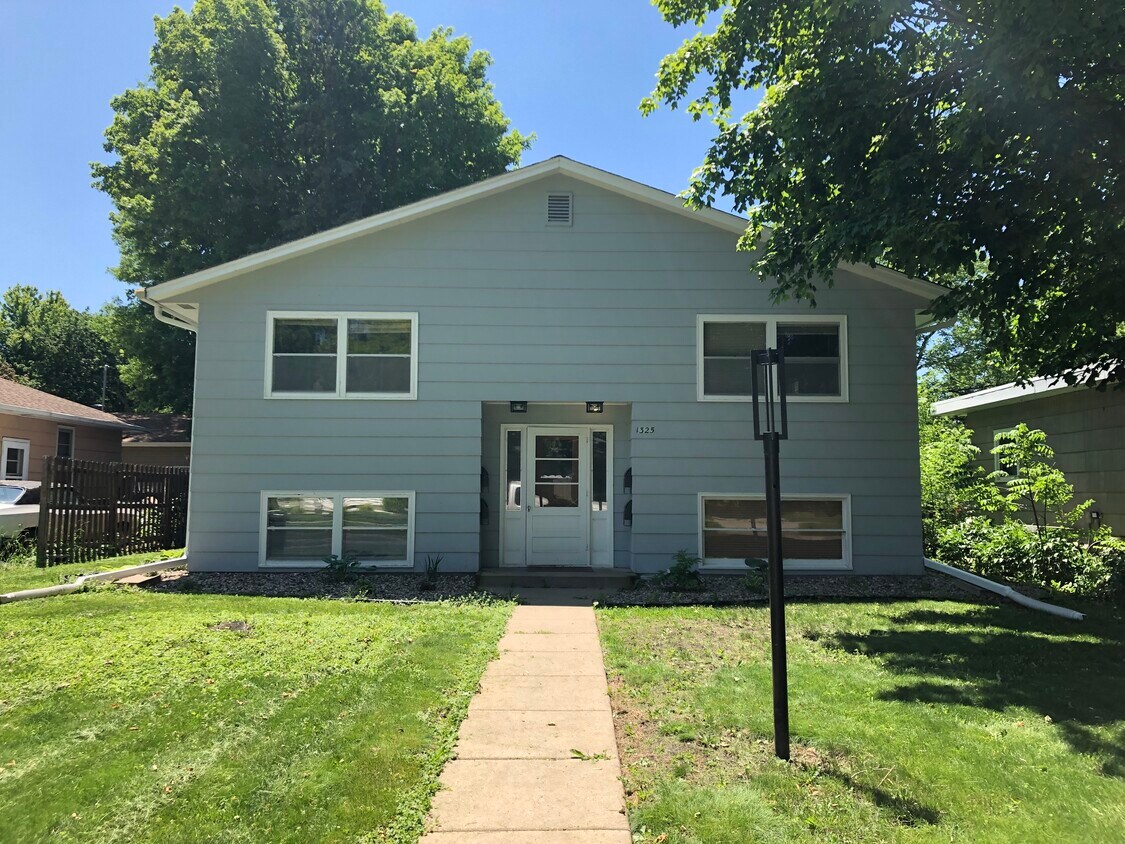 1325 Fair Street Unit 3, Mankato, MN 56001 Apartments at 1325 Fair