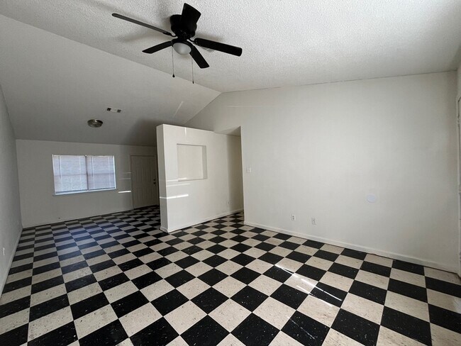 Foto del edificio - 306 N Pool St