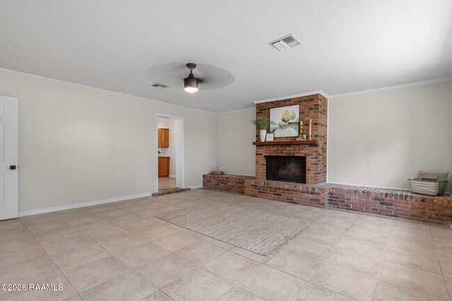Building Photo - 209 Karen Dr