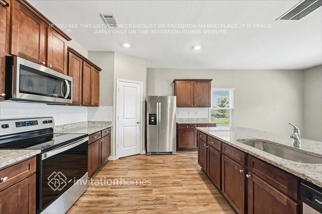Building Photo - 407 Vermeer Ct