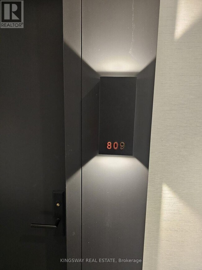 Photo du bâtiment - 500-500 Dupont St