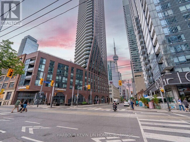 Photo du bâtiment - 290-3290 Adelaide St W