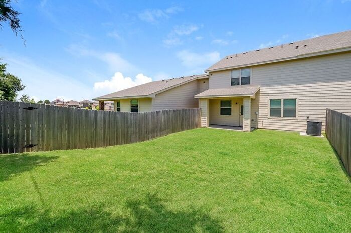 Foto del edificio - 2815 Red Head Pl