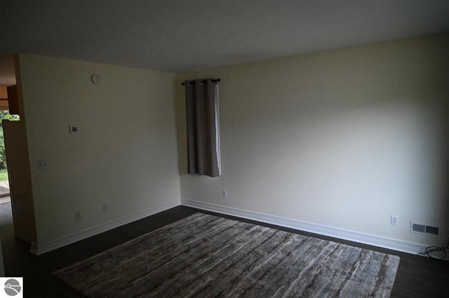 Foto del edificio - 713 Lake Ave