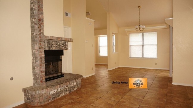 Building Photo - 890 Melville Ln
