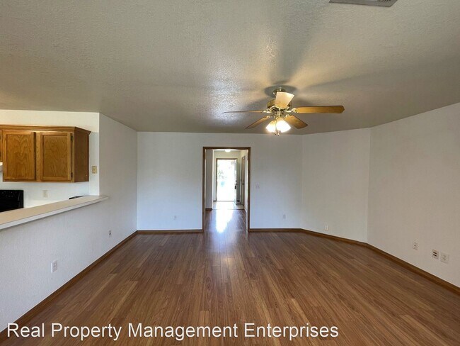 Building Photo - 3 br, 2 bath House - 8420 Prairie Ridge Rd