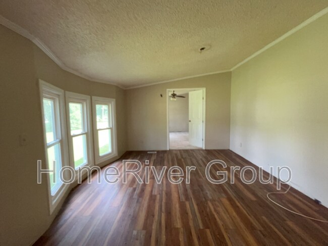 Foto del edificio - 7705 Forbes Rd