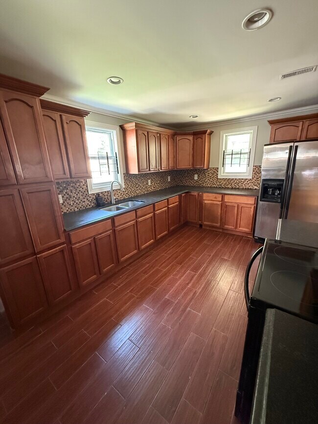 Foto del edificio - 3446 W Jefferson St