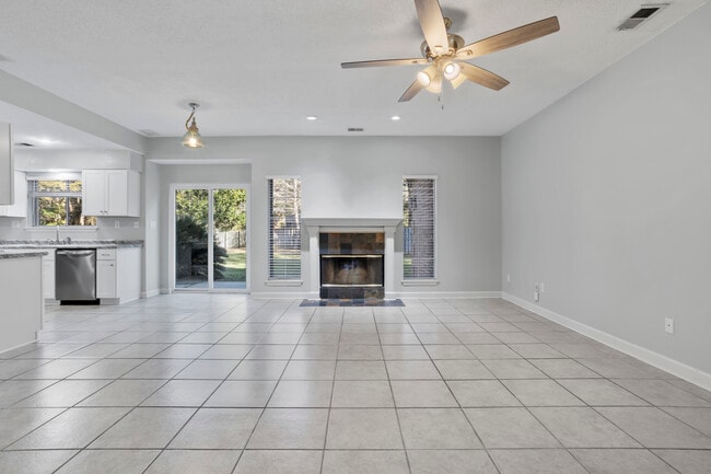 Foto del edificio - 9524 Pointe Aux Chenes Rd