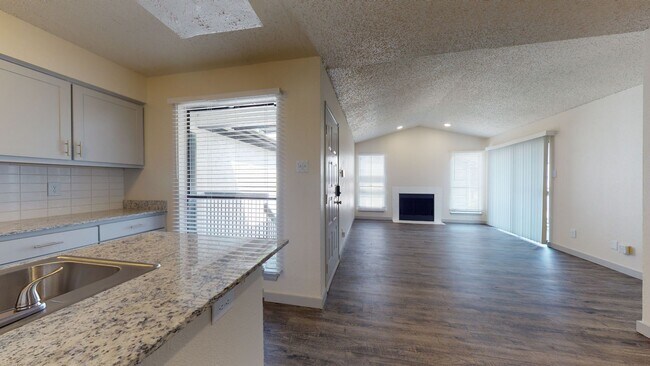 Building Photo - The Linden Apartments