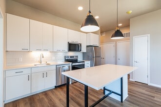 Building Photo - Talon