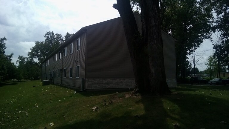 Erica Court - Erica Court Apartments