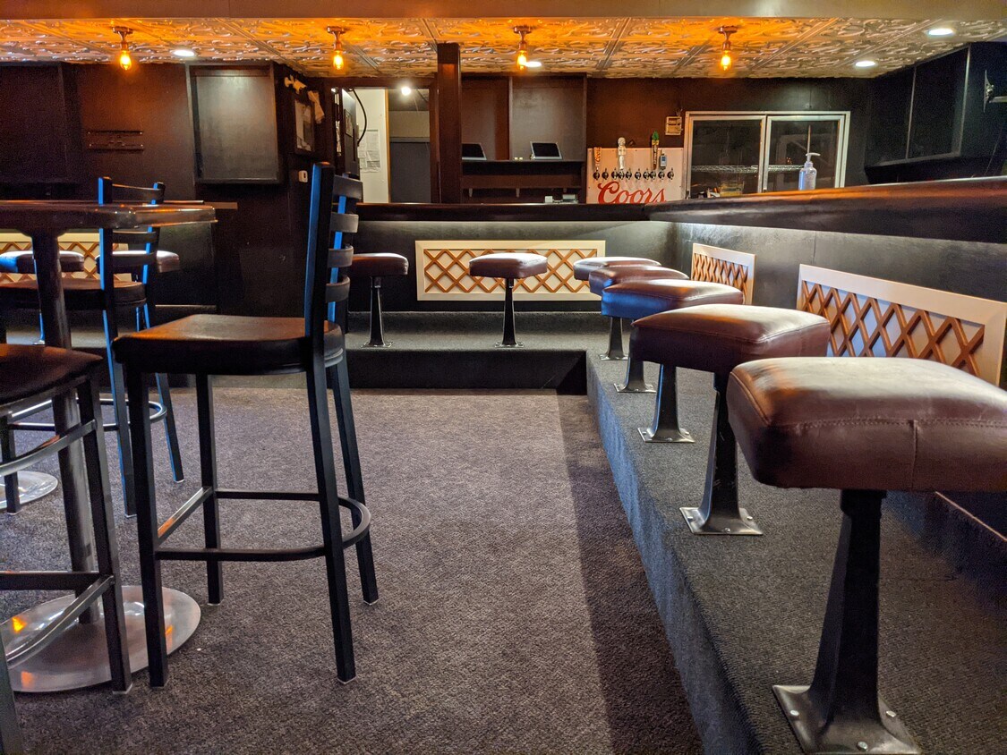 Foto del edificio - 430 W Main St