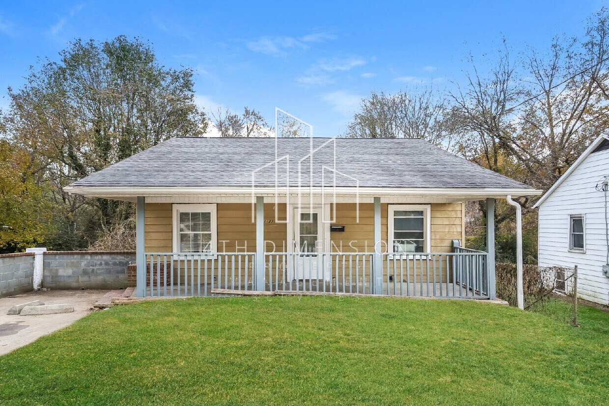 Primary Photo - 3 Bedroom Home with large Deck and Backyar...