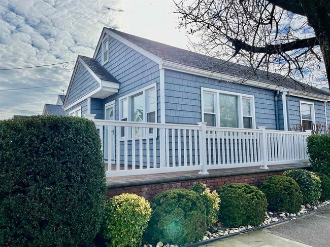 Building Photo - 36 N Delavan Ave