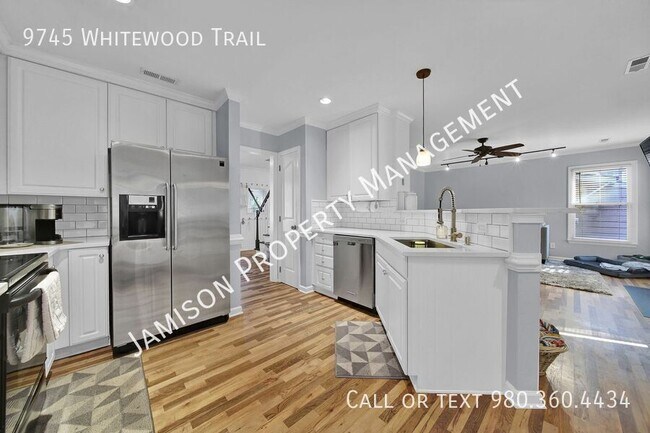 Foto del edificio - 9745 Whitewood Trail
