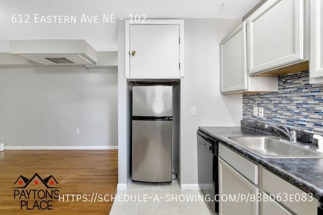 Building Photo - Renovated apartment with Wifi included. FI...