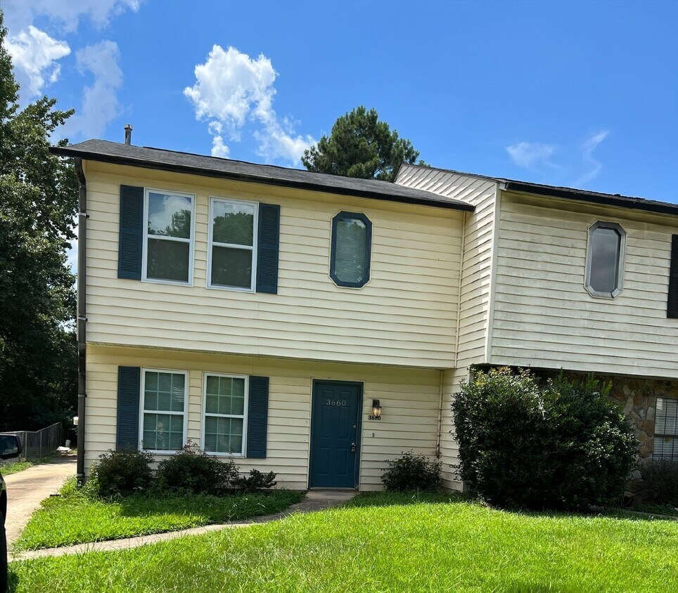 Primary Photo - Charming 3 Bed, 2 Bath Home in Powder Spri...