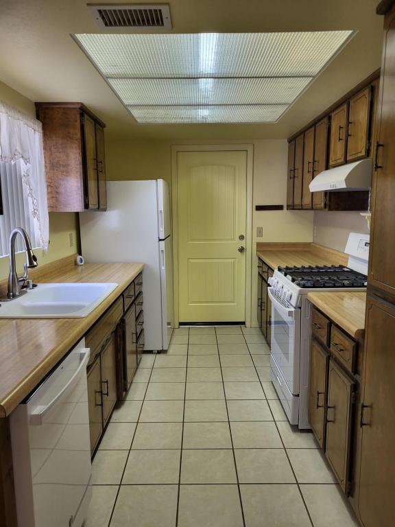 Foto del edificio - 4043 Canyon Hills Rd