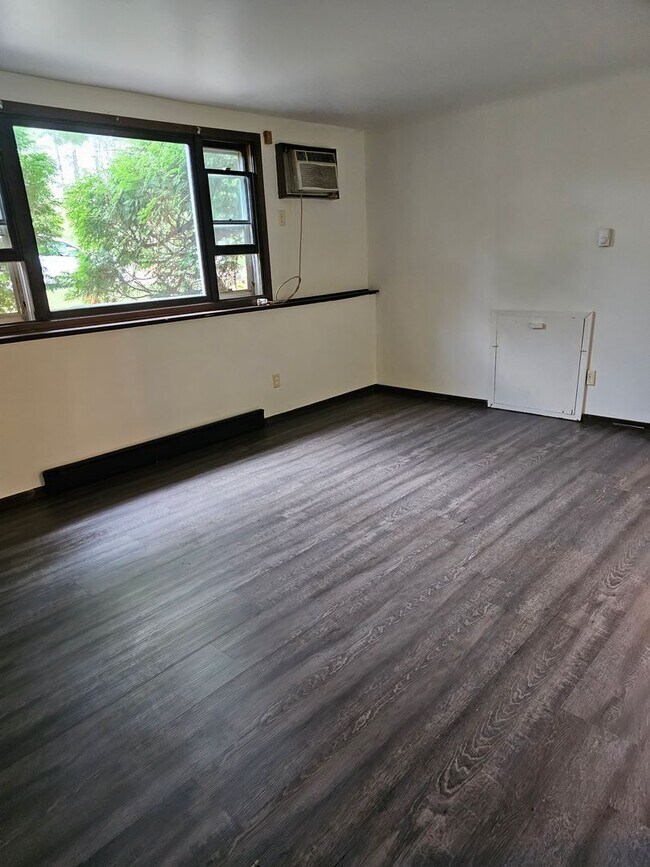 Foto del edificio - 460-462 Pepper Ave