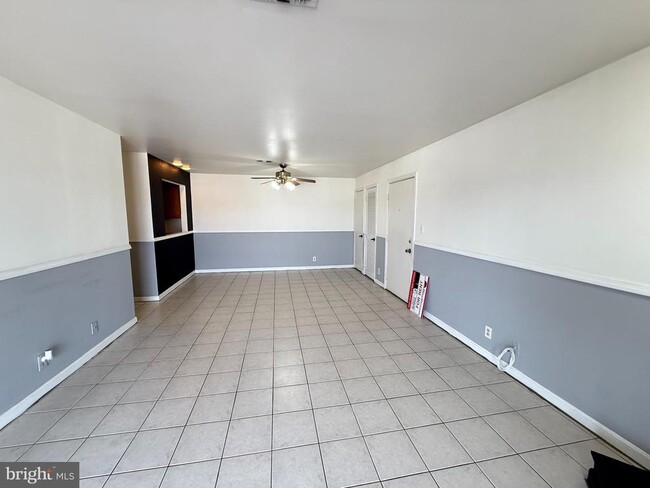 Building Photo - 102 Piccadilly Ln