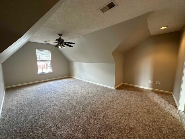 Building Photo - 9163 Berry Garden Cir S
