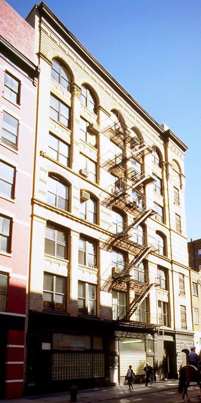 Foto del edificio - 27-31 Bleecker St