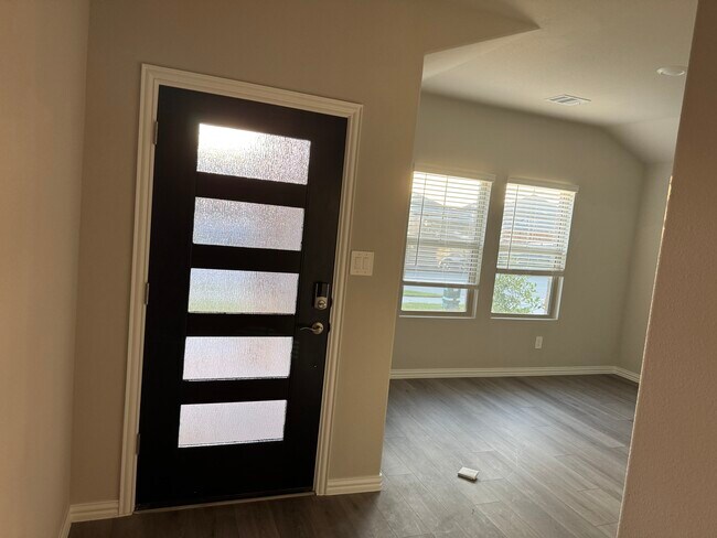 Foto del edificio - 919 Elijah Ln