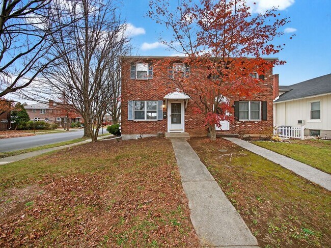 Building Photo - 2149 W Allen St