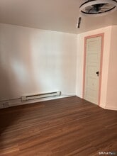 Building Photo - 440 Main St