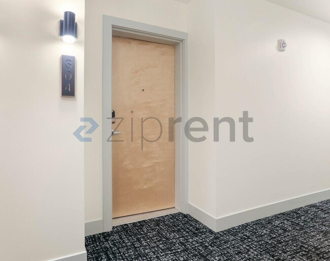 Building Photo - Unit 304