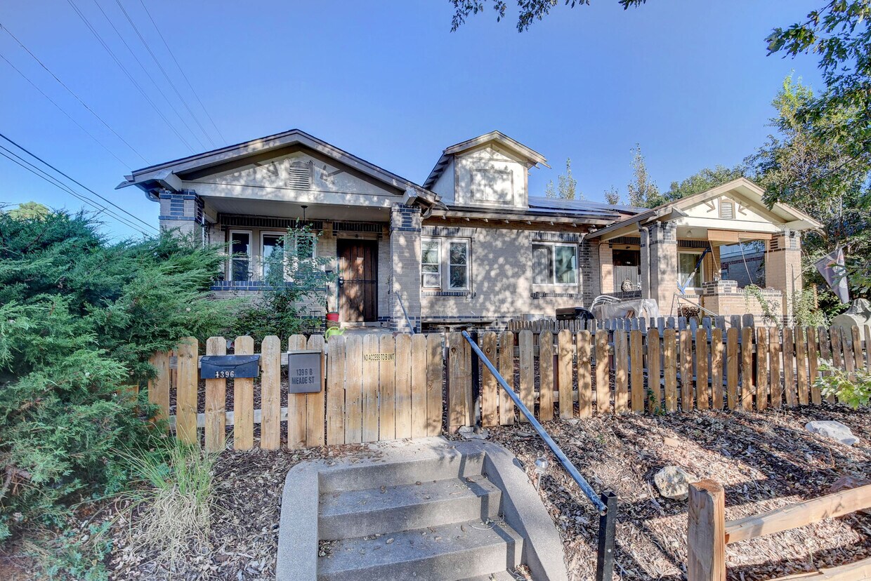 front - 1396 Meade St