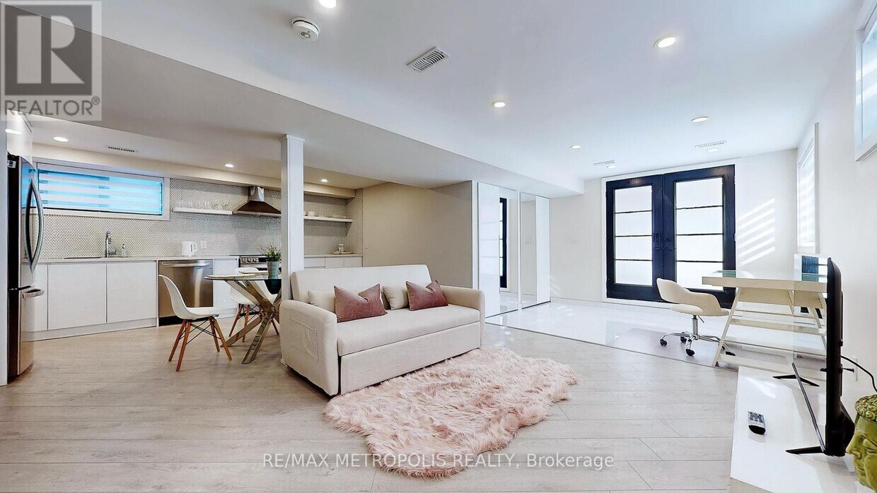 Photo principale - 640 Lansdowne Dr