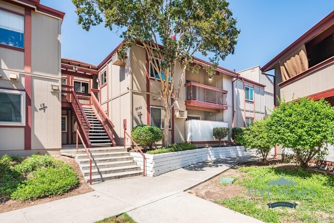 Foto del edificio - 5533 Adobe Falls Rd