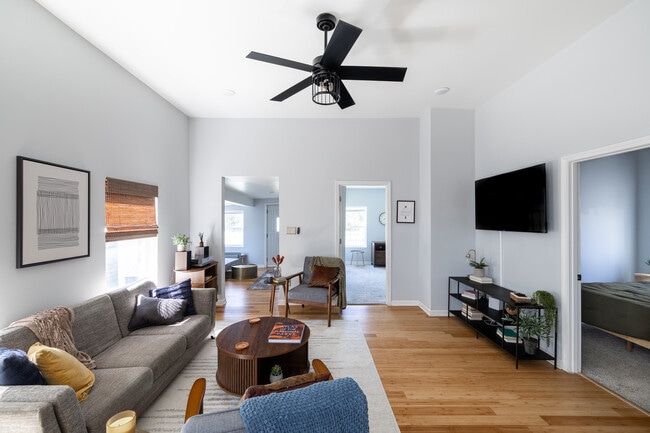 Foto del edificio - 1121 Laurel St