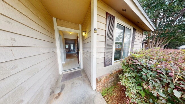 Building Photo - 11256 Windtree Dr E