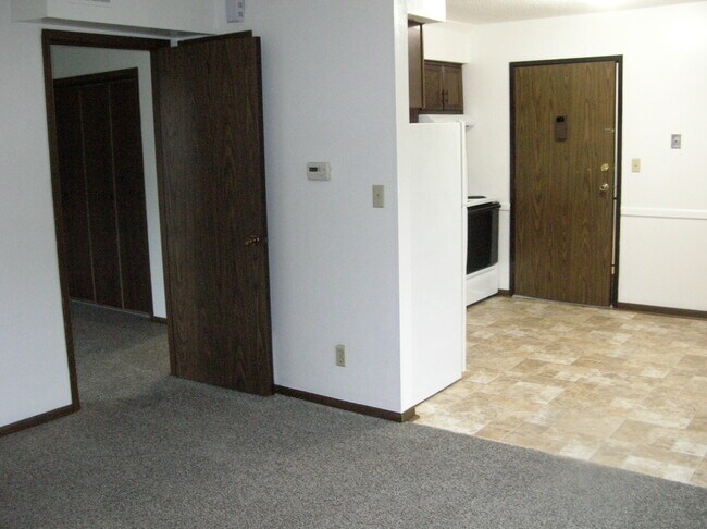 Building Photo - 3515 Pheasant Ln