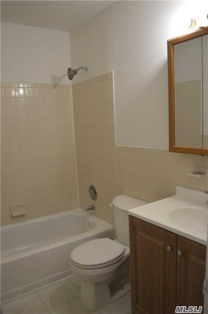 Foto del edificio - 179-28 144th Rd