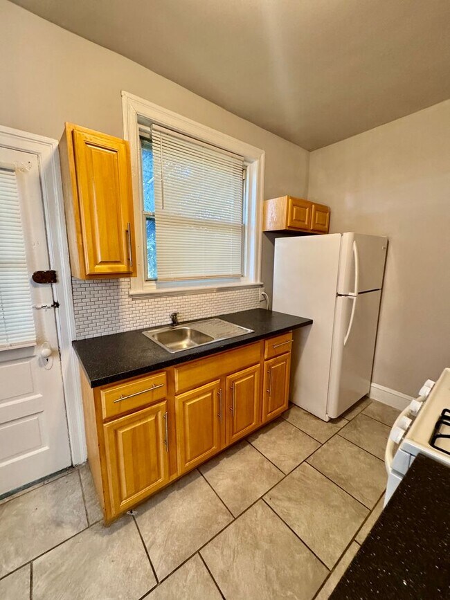 Foto del edificio - 6023 Catharine St